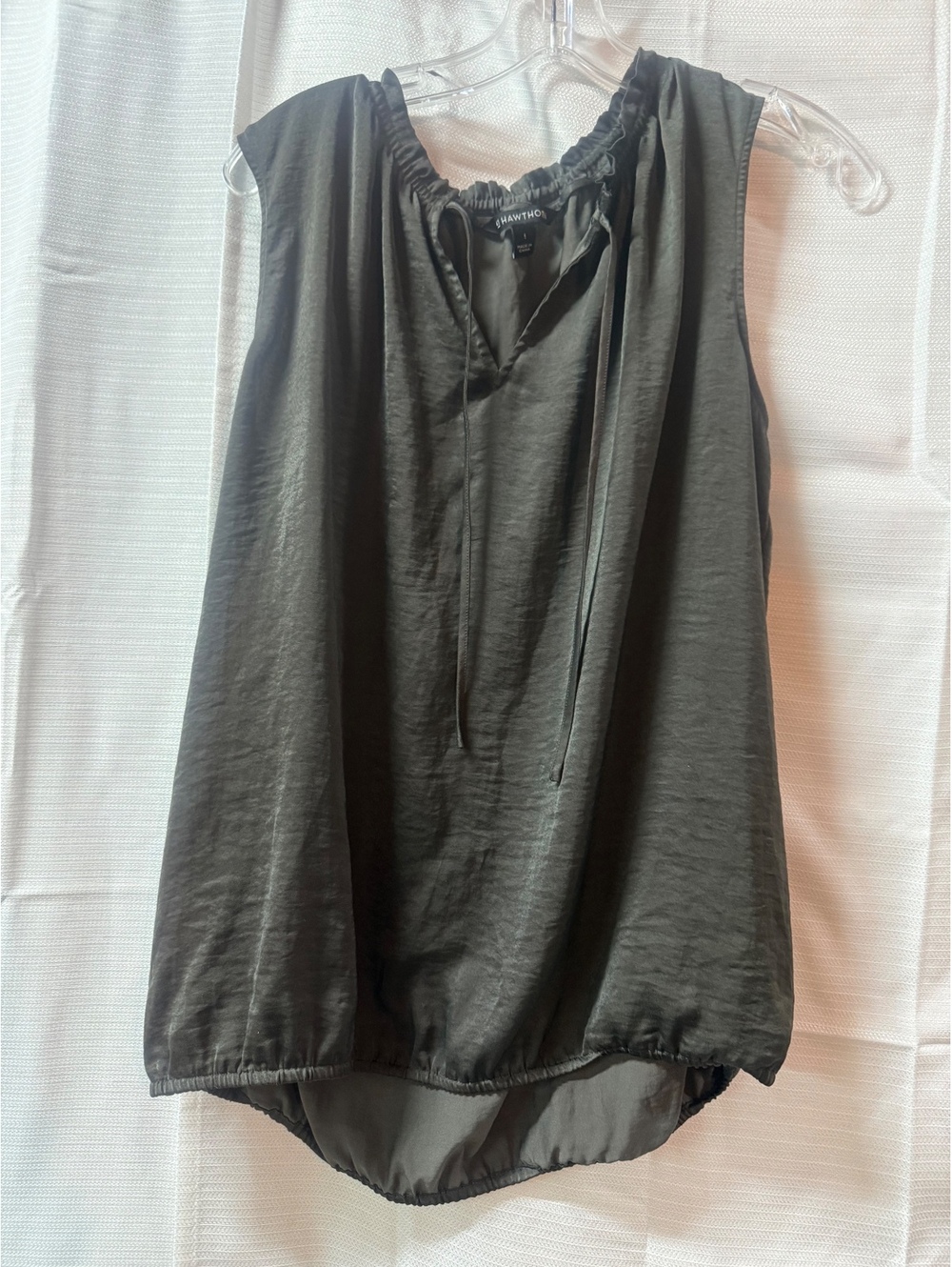 41 hawthorn Black Sleeveless Blouse with Elastic Neck and Hem, Size Large
